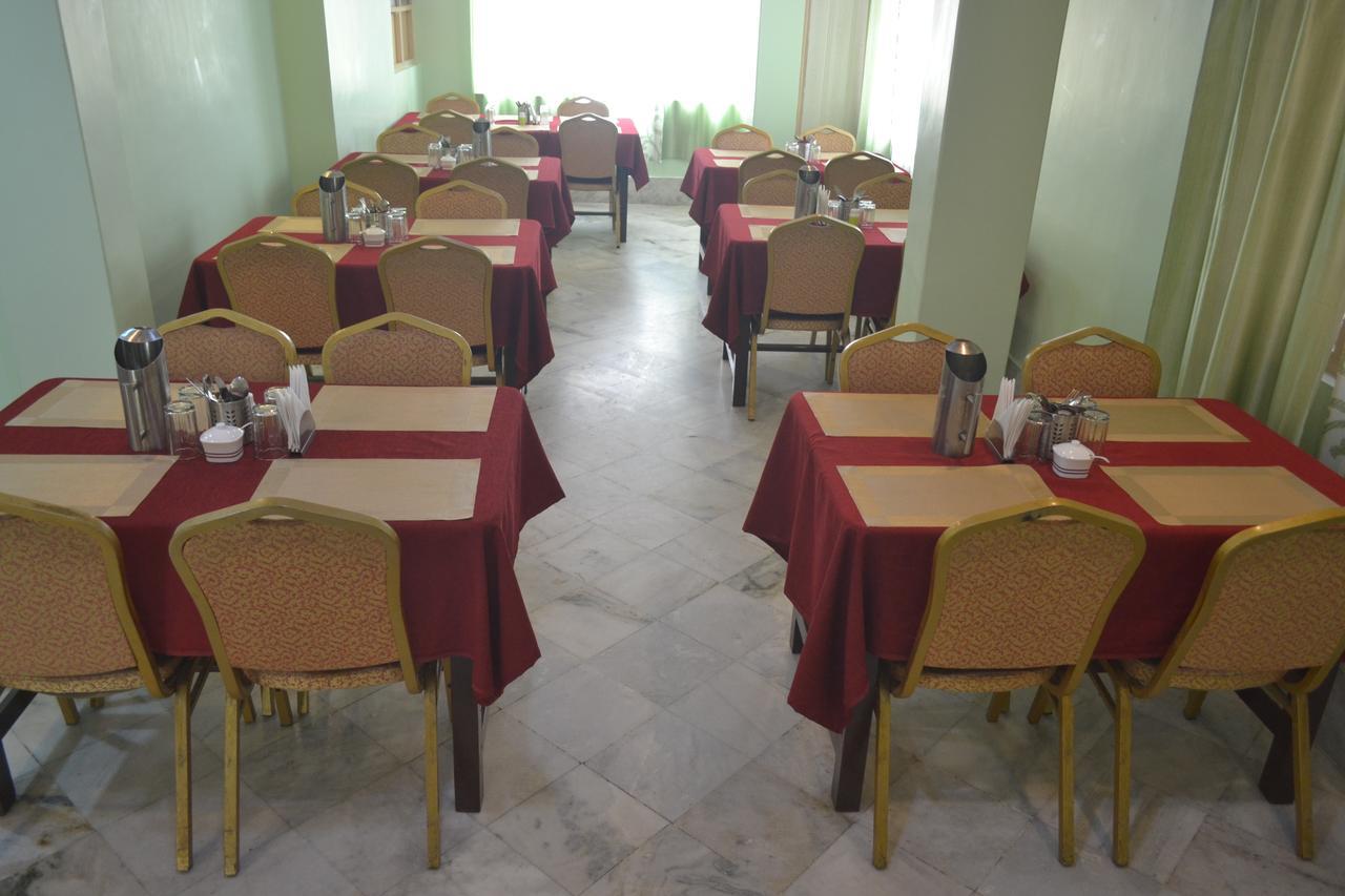 Hotel Madhawi 강토크 외부 사진