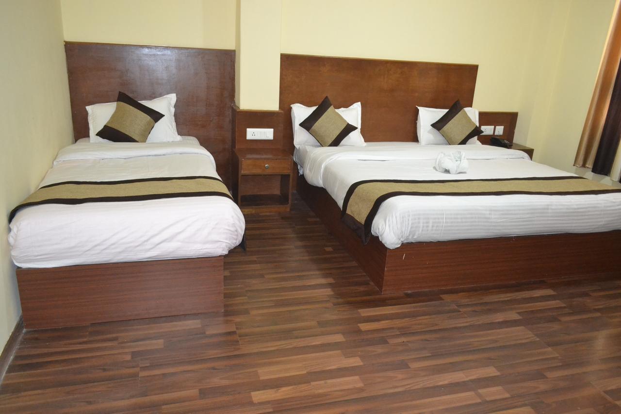 Hotel Madhawi 강토크 외부 사진