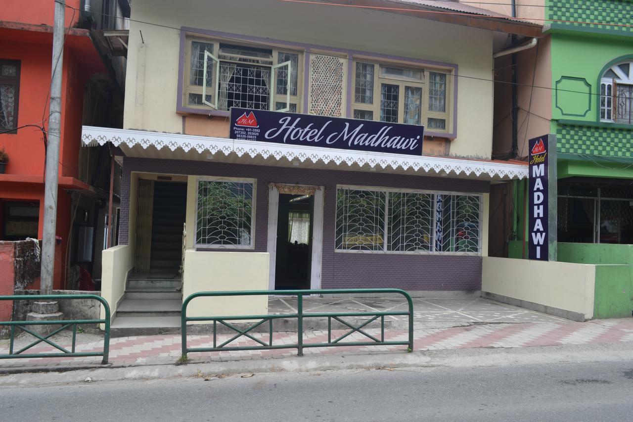 Hotel Madhawi 강토크 외부 사진