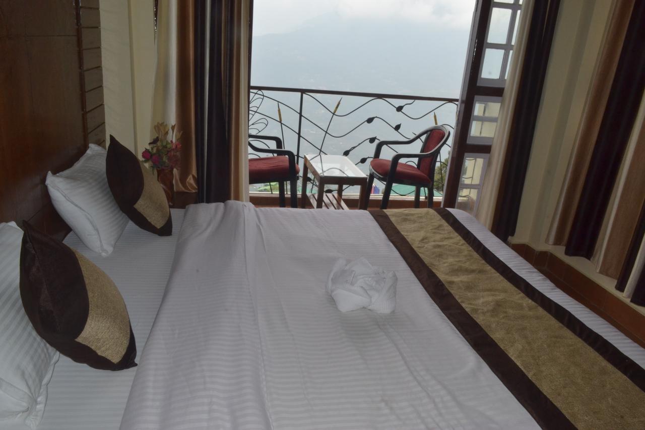 Hotel Madhawi 강토크 외부 사진