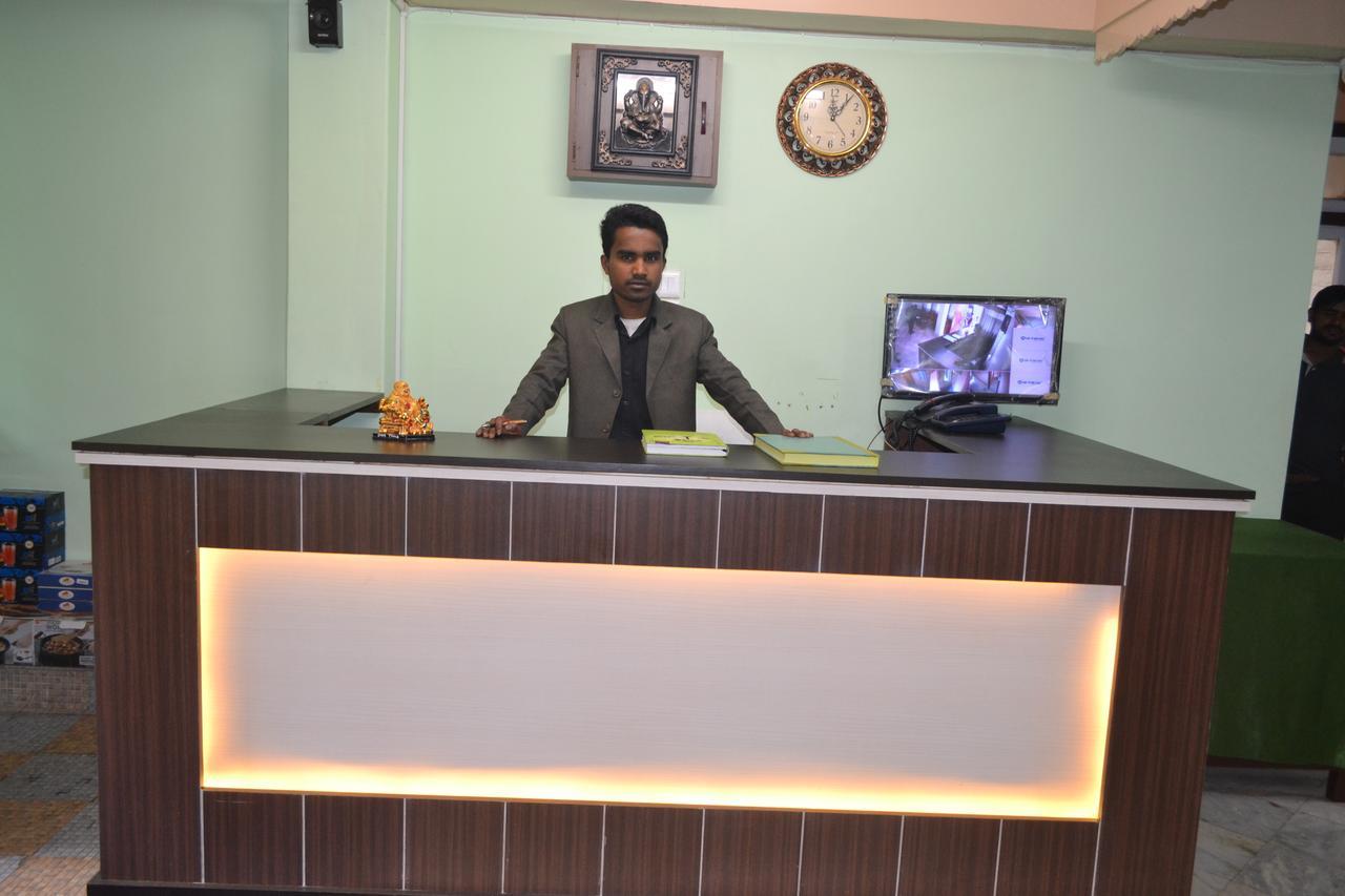 Hotel Madhawi 강토크 외부 사진