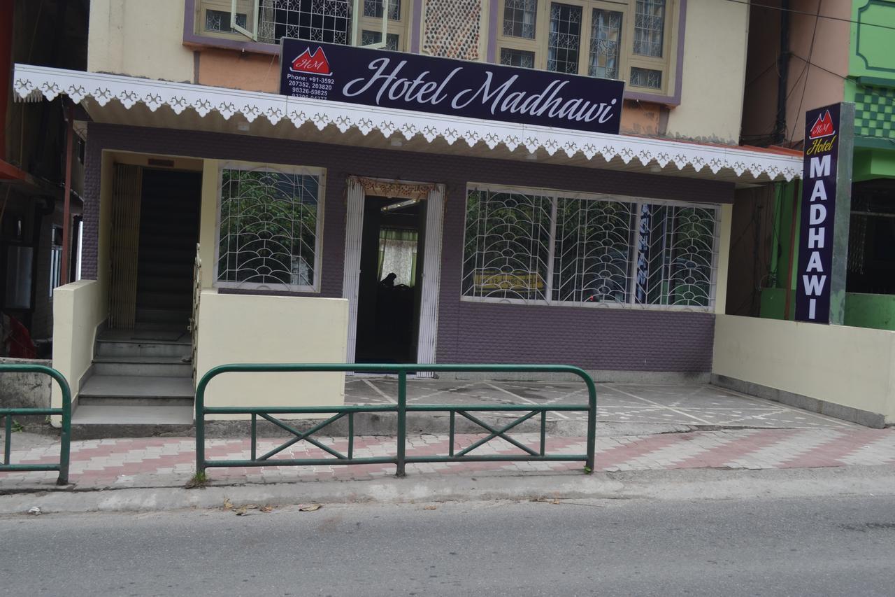 Hotel Madhawi 강토크 외부 사진